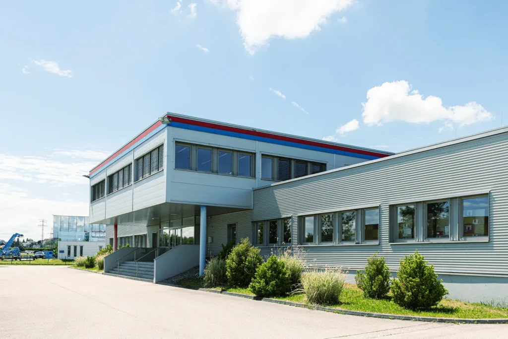 Gebäude: IML Lager und Firmenzentrale in Asten, Oberösterreich.